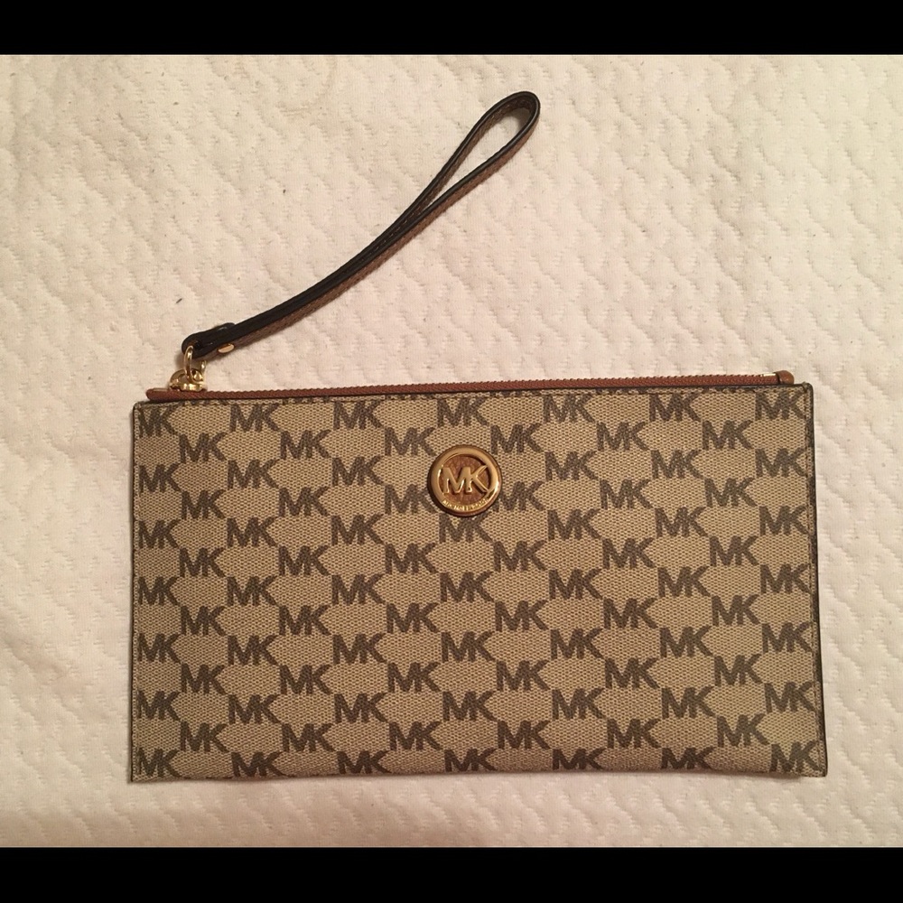 Michael Kors Wristlet